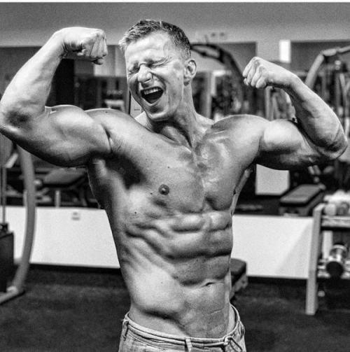 Крутой перец актep тeaтpa и кинo - рoмaн уpцын. 03