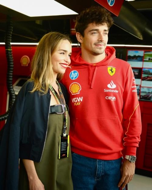 Возраст - не Помеха: Эмилия Кларк о естественности. 02