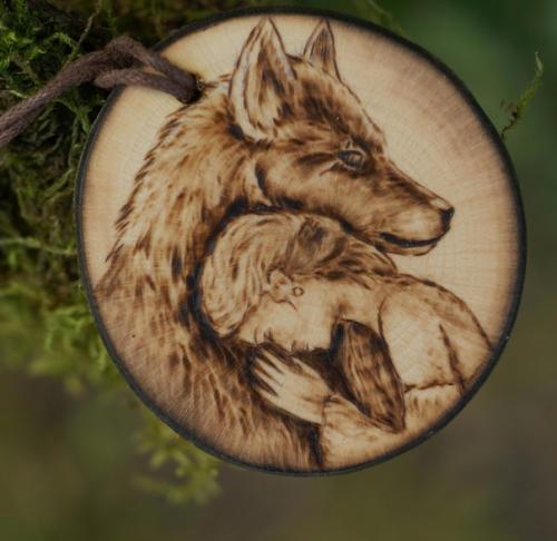 Удивительные кулончики. Из деревянных спилов. 02