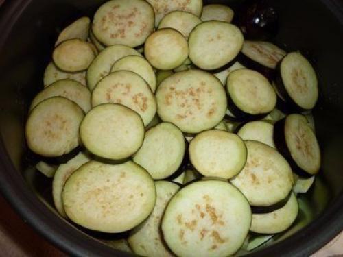 Овощи, запеченные слоями в мультиварке. 05