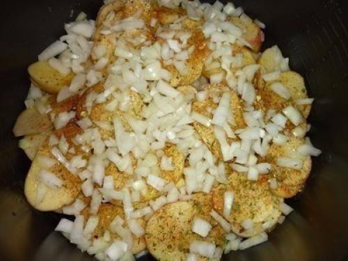 Овощи, запеченные слоями в мультиварке. 01