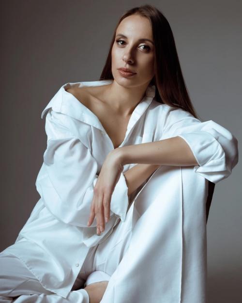 От завода до роскошной жизни: история Виктории Складчиковой. 01