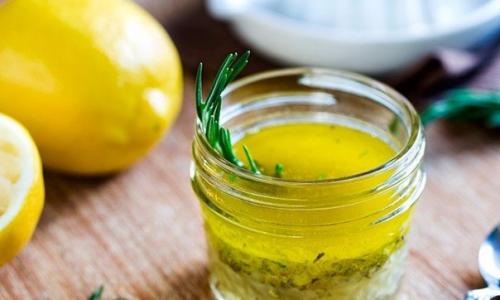 9 диетических заправок для салатов.