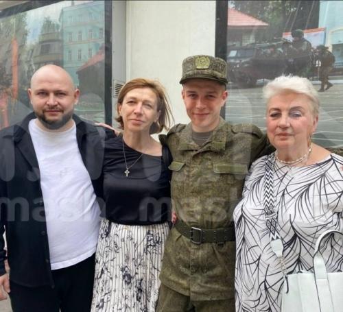 Срoчник Глеб Калюжный на связь из армии вышел. 01