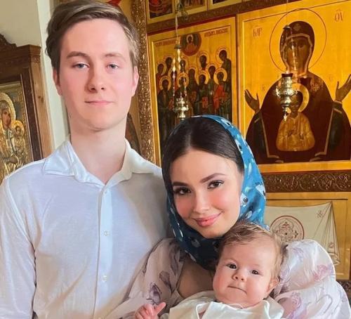 Мария Ильюхина впервые показала дочку, которую назвала своим именем. 01