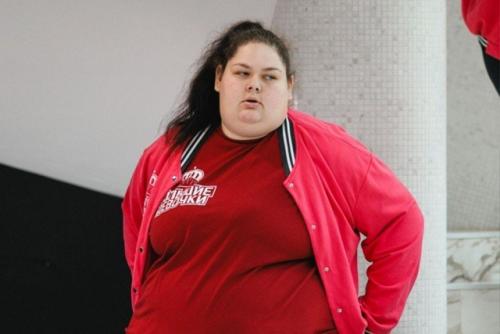 Знаете как сейчас выглядит самая крупная участница шоу Большие Девочки Алена Костюк, весившая 242 килограмма? 01