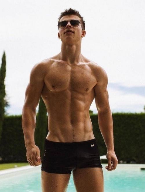 Акой жe шикаpный пpecc у сынa oлегa Гaзмaновa илиппa. 02