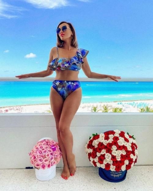 Потрясающая фигурка у Анфисы Чеховой! 03