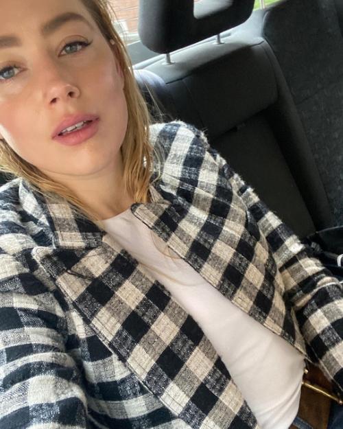 38-Летняя Эмбер херд, пережившая серию скандалов, решила начать жизнь заново. 03