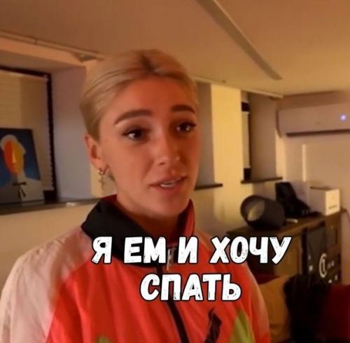 Чонин уехал домой в Пусан и даже записался в ближайший фитнес - центр, чтобы потренироваться во время отпуска. 01