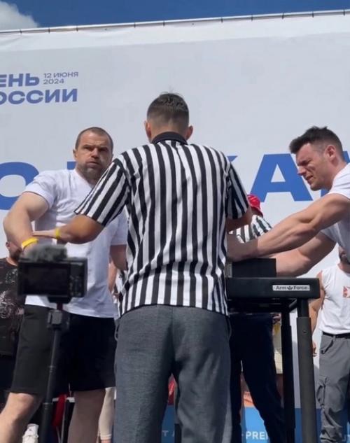 10-Кратный чемпион мира по подъёму штанги на бицепс стоя - Андрей качалин. 02