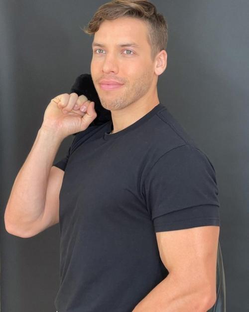 Сын Арнольда шварценеггера - 24-летний джозе баена. 02