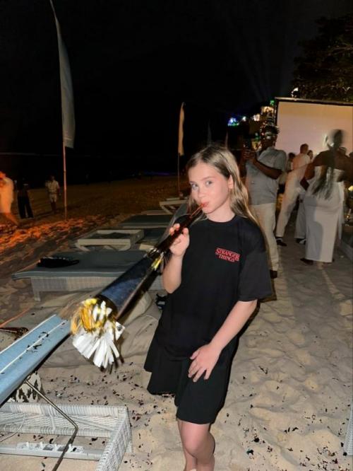 Кристина асмус фото с отдыха с дочерью Настей делится. 03