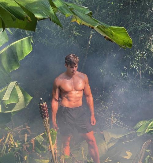 Сын Арнольда шварценеггера - 24-летний джозе баена. 03