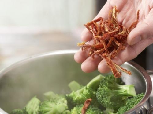 Салат из брокколи и яиц. 03 Салат из брокколи и яиц. 03