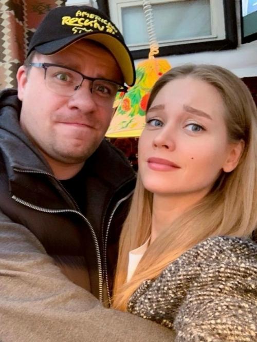 НЕ Могу Забыть Тебя 37-летняя Кристина асмус, наблюдая за счастьем бывшего мужа Гарика Харламова в новых отношениях, стала более позитивной. 01