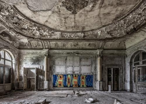 Заброшенный дворец великого князя михаила Николаевича в Петергофе. 02