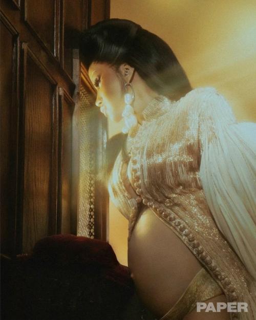 Беременная королева драмы - карди би, снялась для нового выпуска издания Paper Magazine. 04