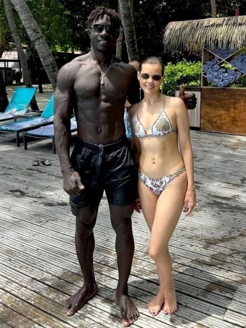 Очень Понравилось: 38-летняя актриса Екатерина шпица недавно вернулась из незабываемого путешествия на Мальдивы. 03