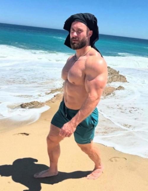 29-Летний Крис бамстед. 02