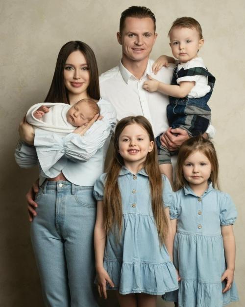 Анастасия Костенко обиделась на Тарасова, позволившего назвать ее обезьяной.
