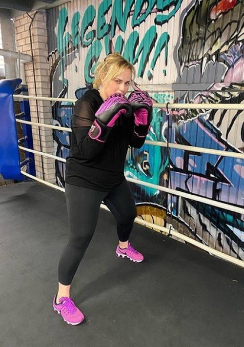 Ходьба и осознанное питание: как ребел Уилсон похудела на десятки килограммов. 02