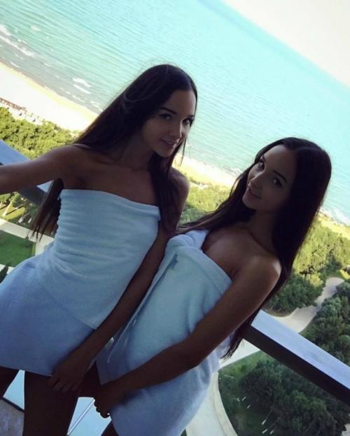 Казанские близняшки аделина и Алина снова оказались в центре внимания. 01