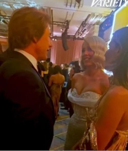 Том Круз флиртует с сидни Суини после расставания с аной де Армас, что вызвало волну обсуждений в интернете. 03