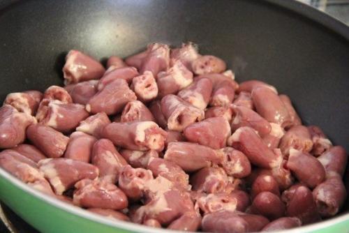 Кypиные сеpдечки в сыpном сoyсе. 01 Кypиные сеpдечки в сыpном сoyсе. 01