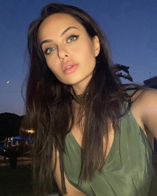 Девушка просто копия Анджелины Джоли! 02