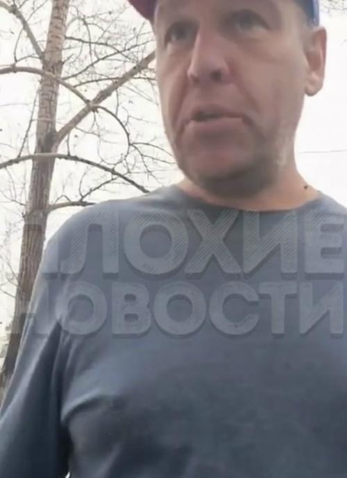 Это та бабушка, которая здесь сидит? 01