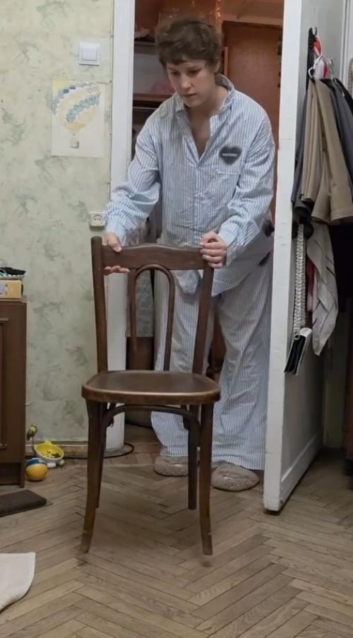 Немного нежности: Ирина Горбачева сделала причёску своей 94-летней бабушке.

