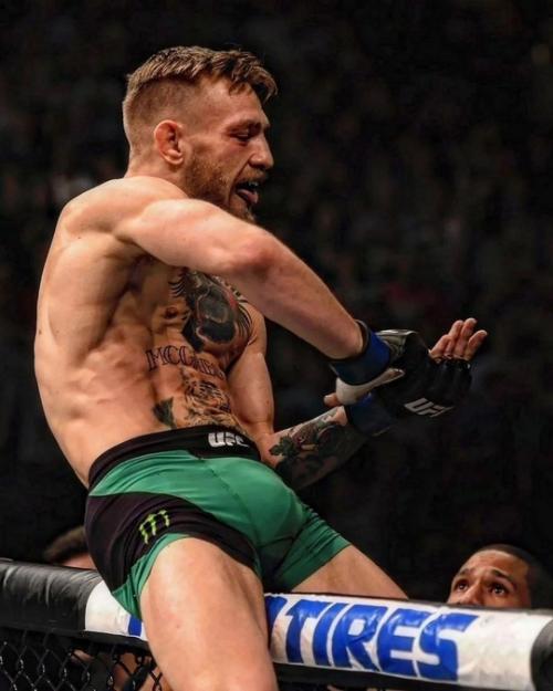 Мать из Кузбасса дочь за сало наказала. 01