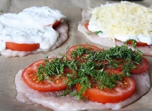 Отбивные из куриного Филе в духовке с помидорами. 04