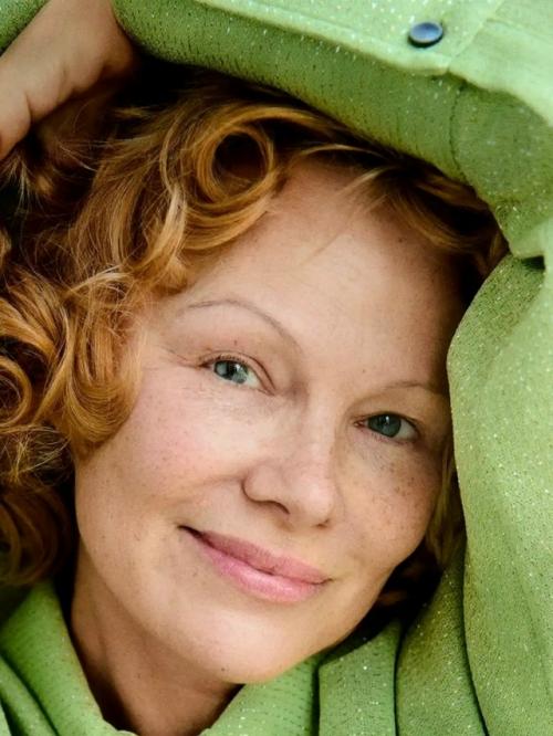 58-Летняя Памела Андерсон вызвала неоднозначную реакцию своим новым образом, заявив, что Красота - Понятие Субъективное. 02
