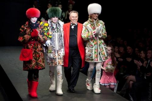 Художник - модельер Вячеслав Михайлович зайцев родился 2 марта 1938 года в городе Иваново в семье рабочих. 02