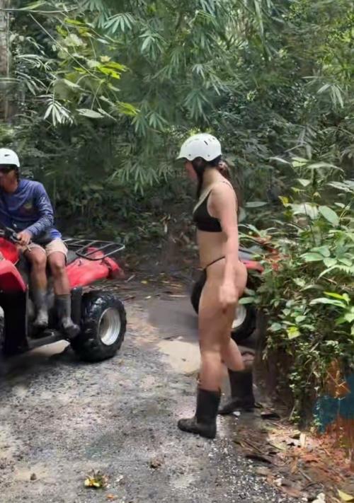 Поехали в тур на байках по тайской заднице, ветер в лицо, эмоции зашкаливают, чувствую себя героиней боевика. 01