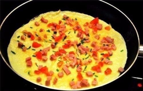 Омлет по-каталонски.  Ингредиенты: 01