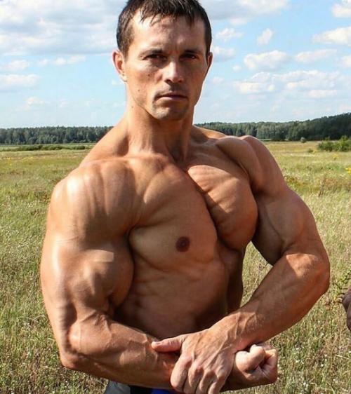 Просто красавчик!  Натуральный атлет Алексей шреддер. 01