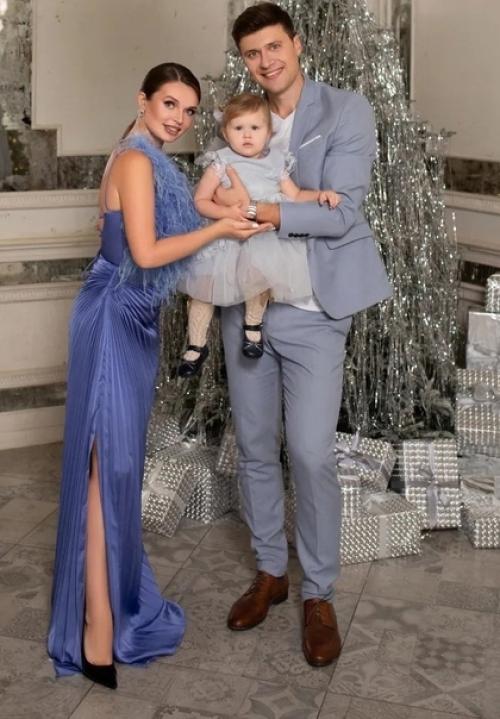 Победитель ледникового периода-7 фигурист Александр энберт станет отцом во второй раз. 01