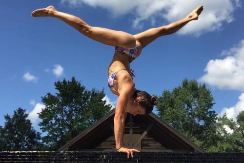 Залог успеха саги Форсаж среди мужчин не , внимание, только в быстрых тачках. 01