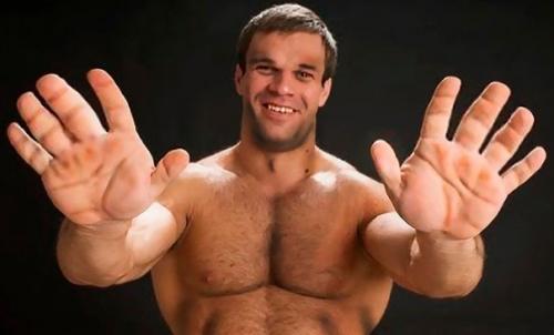 Как выглядят руки одного из сильнейших людей России и мира, Дениса цыпленкова. 04