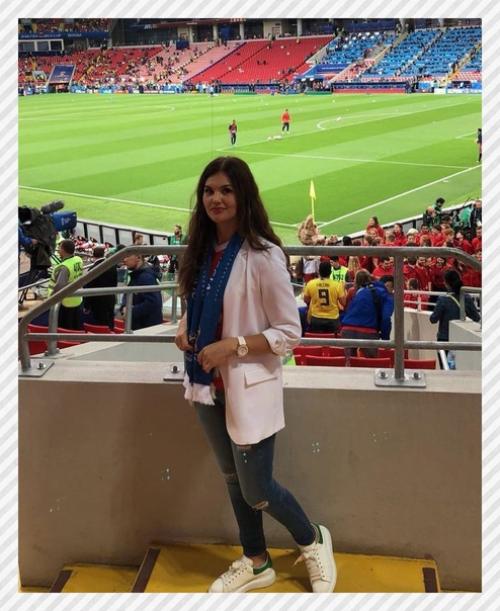 Спортивные девушки. Ка замату Муса Алиеву повезло с женой - Ви торией, она очень расивая. 02