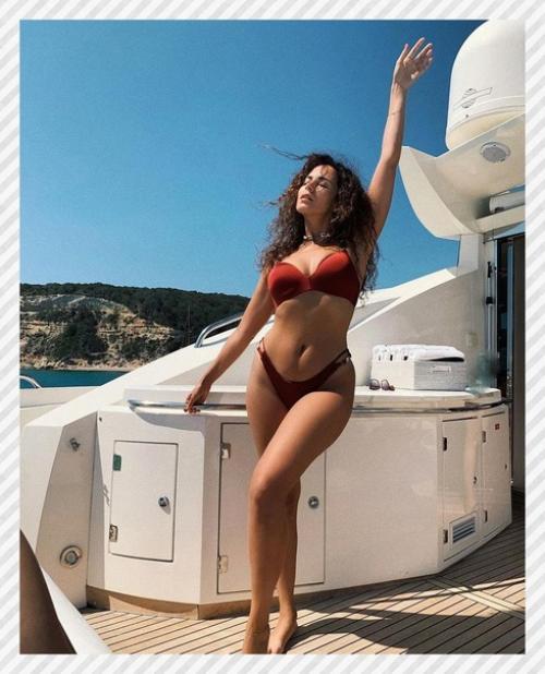 Спортивные девушки. Какие же шикарные у асти формы! 02