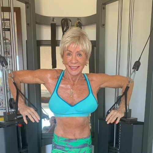 Ей 78, но чувствует себя на 30. 03