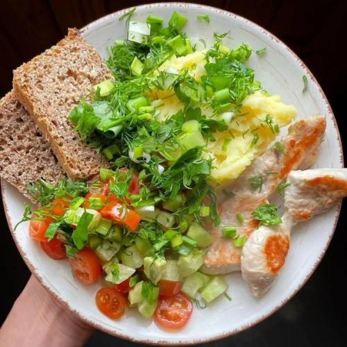 Ужин - обязательная часть рациона. 01