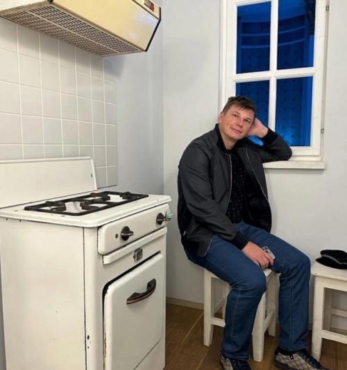 Андрею Аршавину 43 года. 02