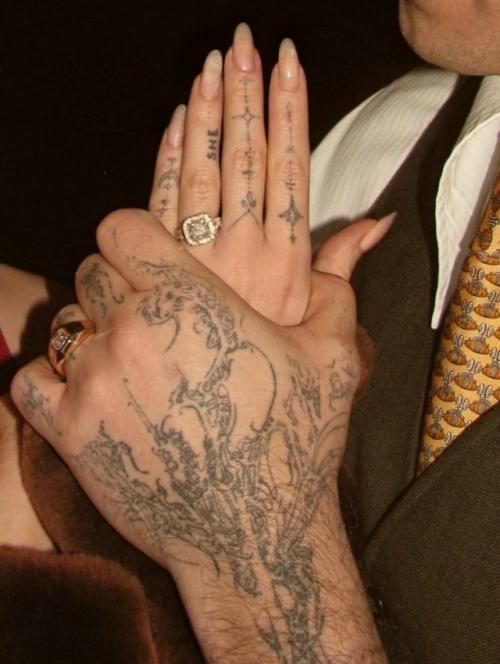 Дамиано Давид и его невеста дав камерон помолвку подтвердили. 03