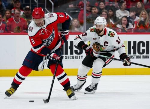 В матче Вашингтон Кэпиталз против чикаго блэкхокс пострадал Александр Овечкин. 02