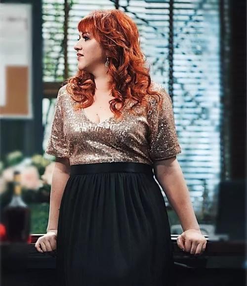 42-Летняя Ольга картункова похудела на 84 килограмма, поклонники начинают переживать, что у нее может появиться анорексия. 04